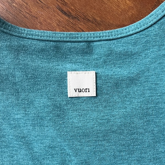 Vuori Elevation Crop Tank, size XS - Picture 8 of 8